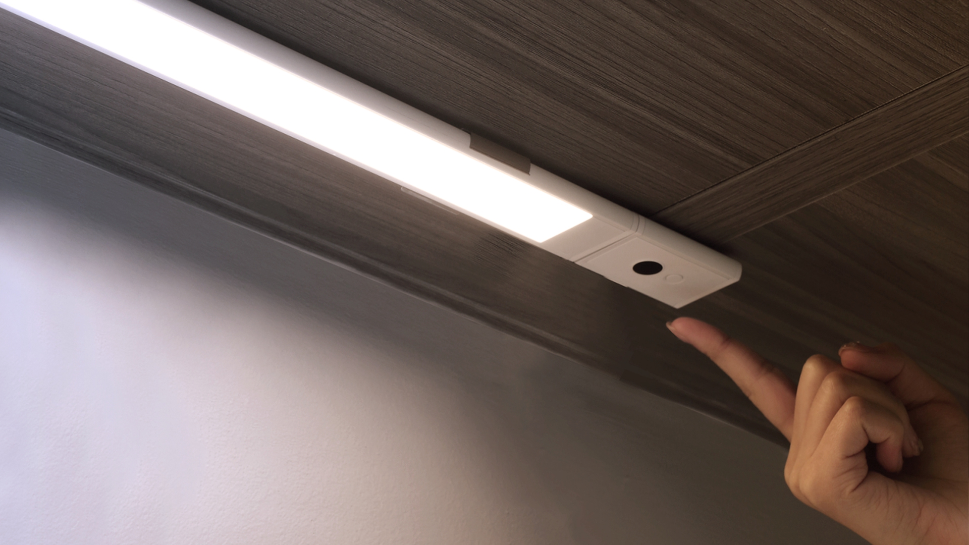 LED Lights For Inside Cabinet: A Shine Boost To Your Business